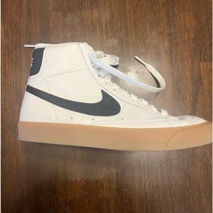 Nike Blazer Mid 77
